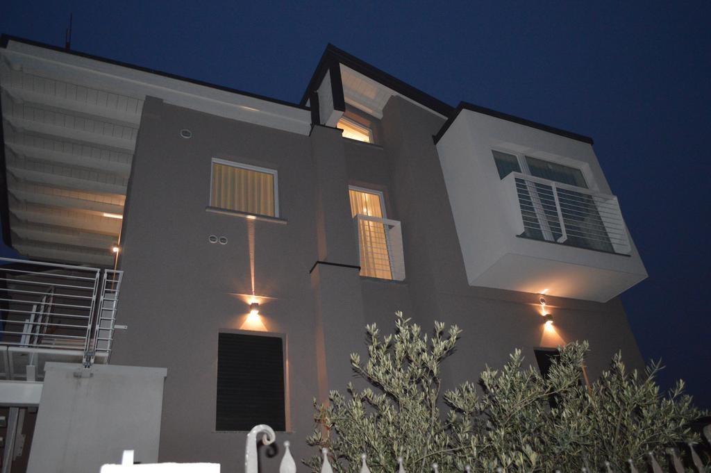 B&B Gardacharme Desenzano del Garda Luaran gambar